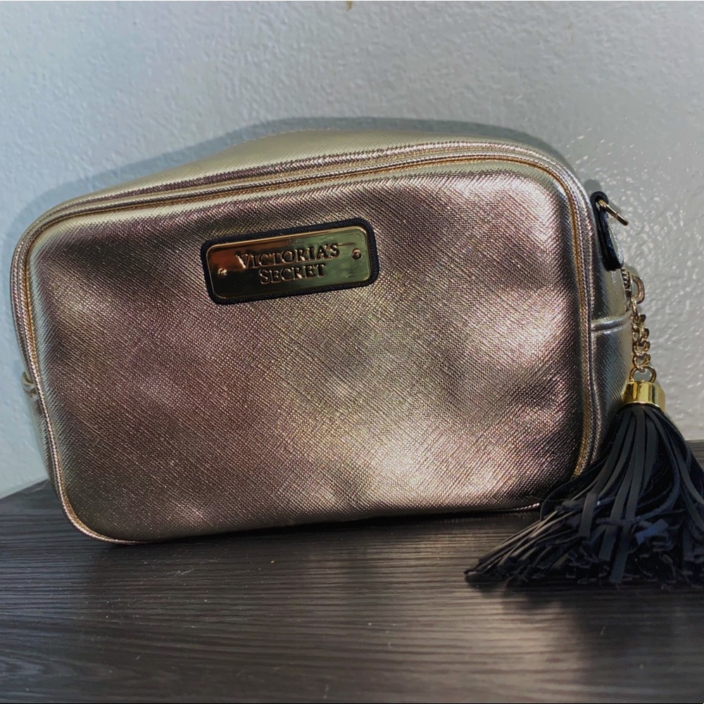 ✨Gold Victoria Secret Adjustable Purse💋